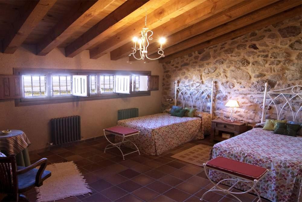 Camino Del Prado Guest House Santa Maria la Real de Nieva Exterior photo
